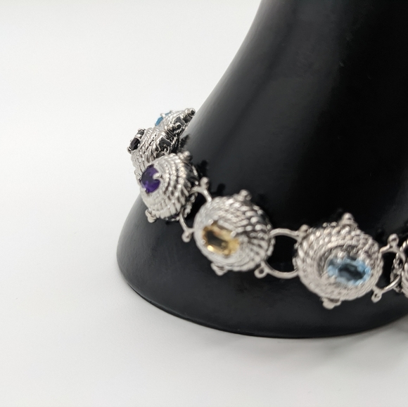One Plated 5.75cts Multistone Rhodium Bracelet 8.1 in. (3) Violet Amethyst stone - Picture 2 of 15